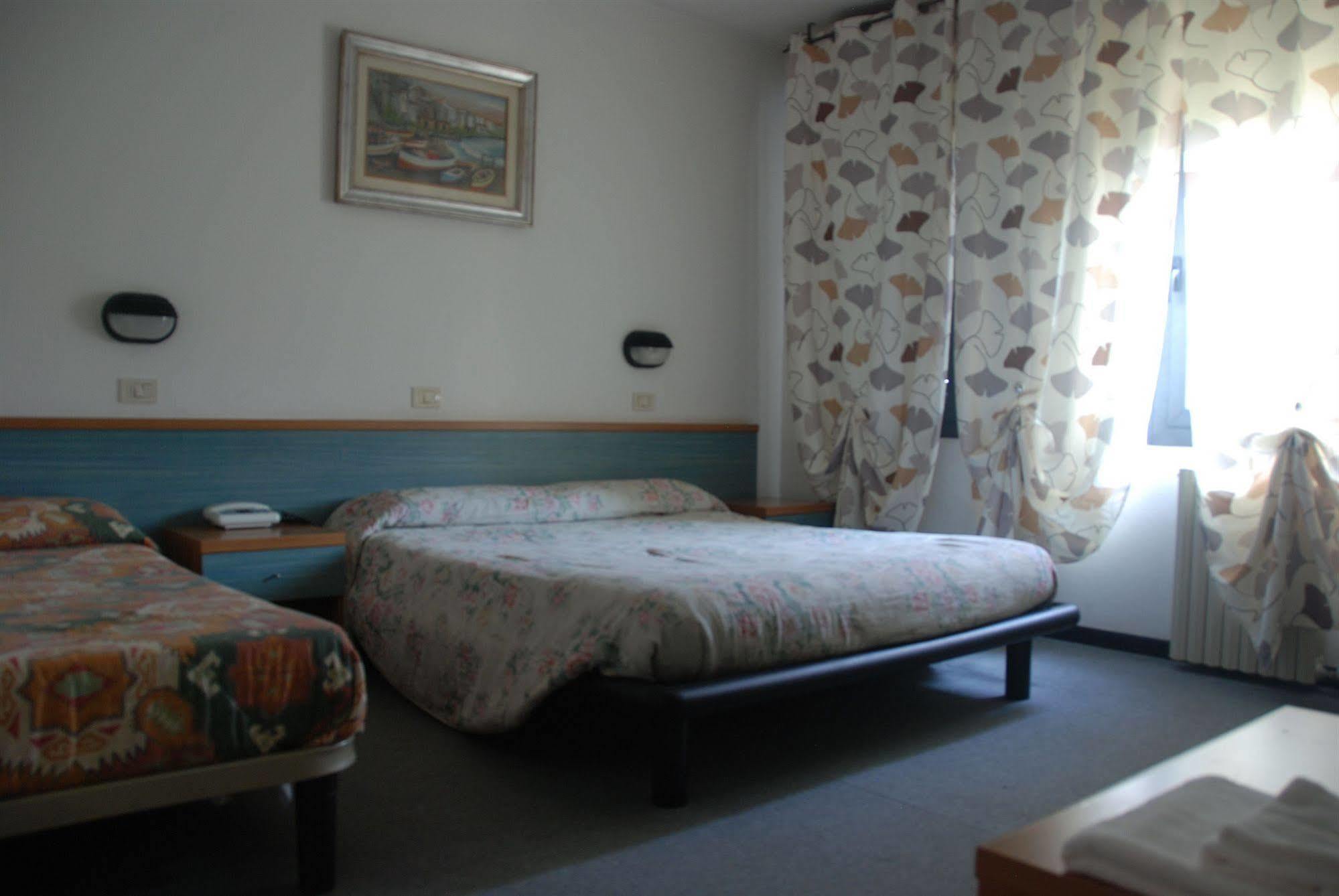Hotel Olivi Salò Kültér fotó