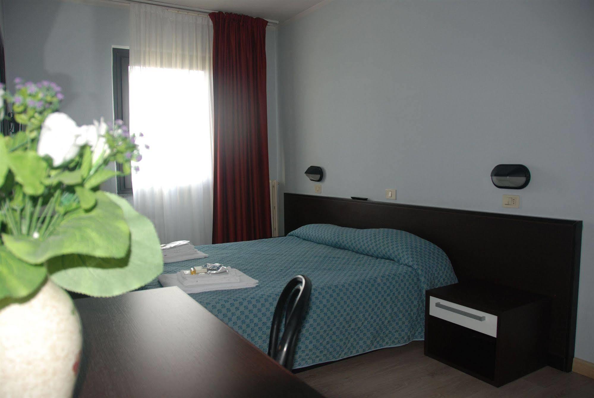 Hotel Olivi Salò Kültér fotó